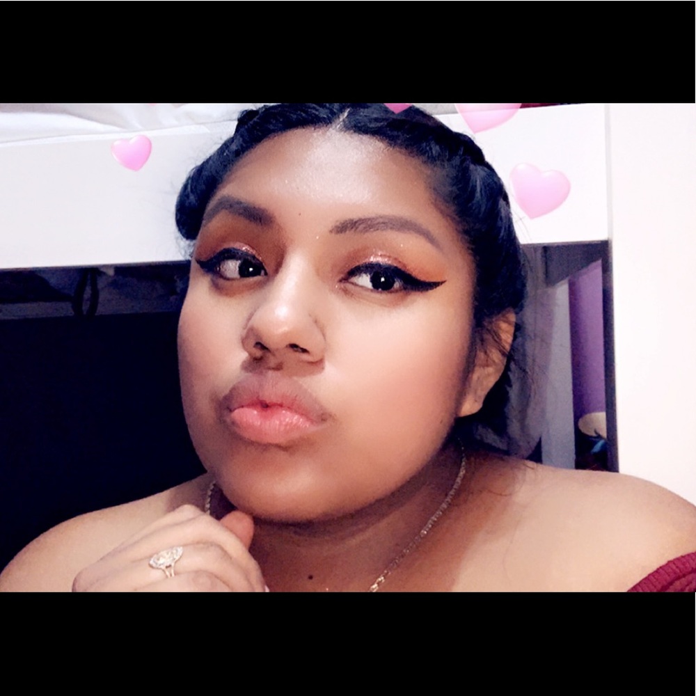 Meet your Posher, Anahi